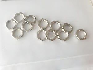 Matica šesťhranná na gitaru NUT HEX 3/8-32 x 3/32 Fender