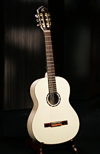 Klasická gitara 4/4 R121SNWH +gig bag Ortega 
